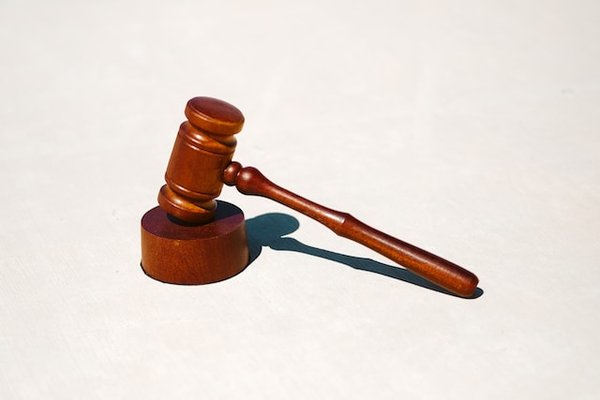 Qu'est-ce que le cadre juridique et institutionnel ?